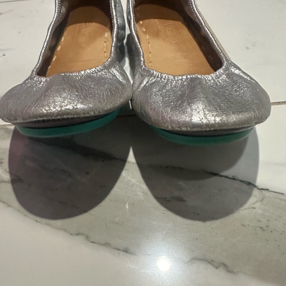 Silver Screen size 7 Tieks - Picture 2 of 4